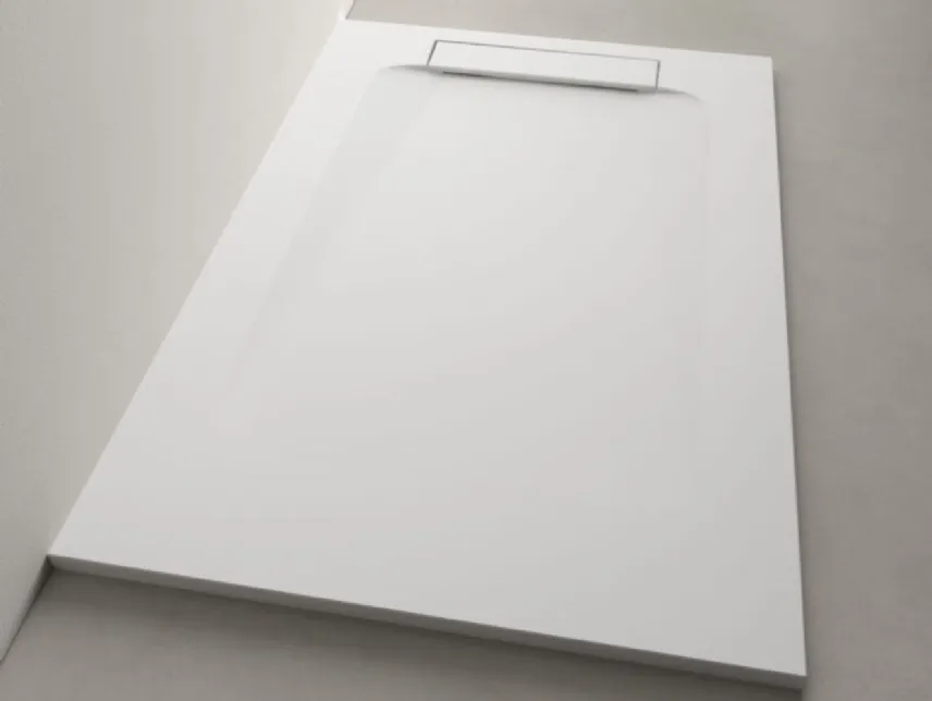 Nature di Cerasa, un piatto doccia realizzato in Marmoresina con finitura effetto pietra disponibile in varie colorazioni