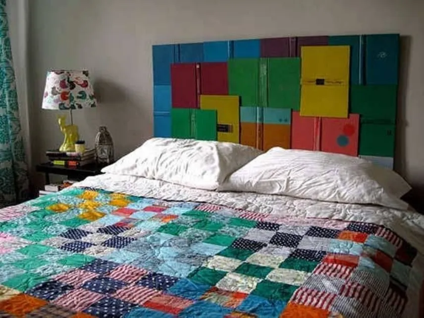 testiera del letto realizzata da Recyclart