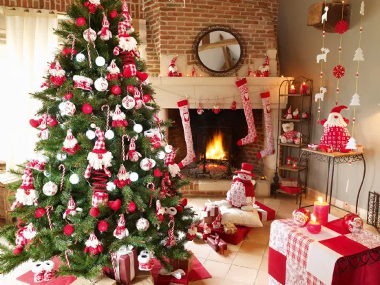 immagine con albero di Natale 