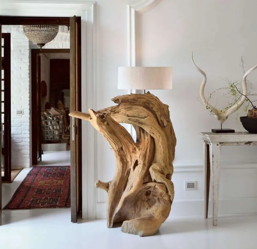 Lampada in legno marino